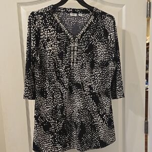 CATO Woman 3/4 Sleeve Black and White Top W/ Bedazzled…